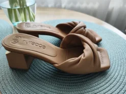 Leather sandals