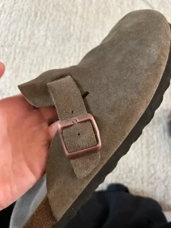 Leather unisex clogs in Light Brown