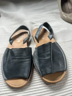 Leder Damensandalen dunkelblau gr. 38