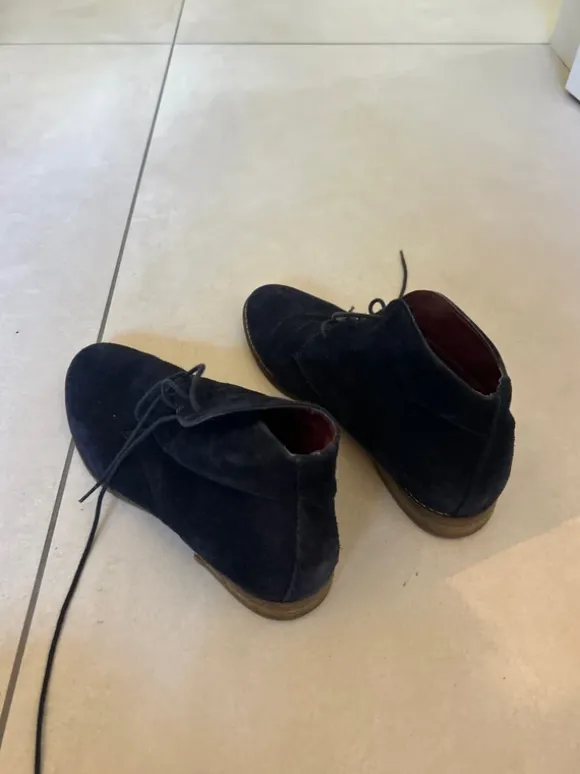 Lederschnürer in blau