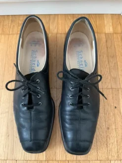 Lederschuhe