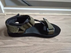 Legergroene Human Nature wandelsandalen maat 40