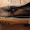 Leichte Lederschuhe.