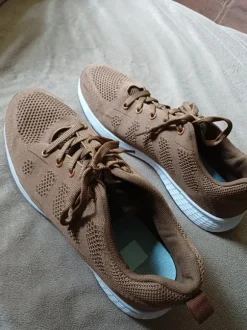 Leichte Sneaker, hellbraun, Gr. 41