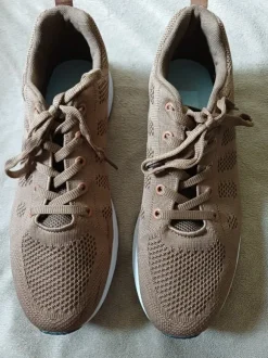 Leichte Sneaker, hellbraun, Gr. 41