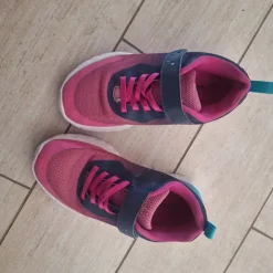 Leichte Turnschuhe
