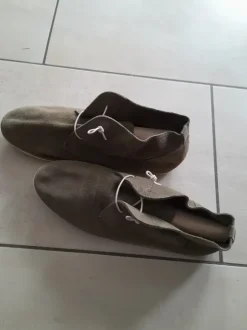 leichte Wildlederschuhe 41