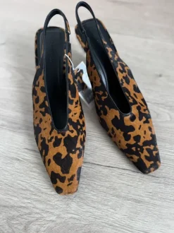 Leo Fell Pumps