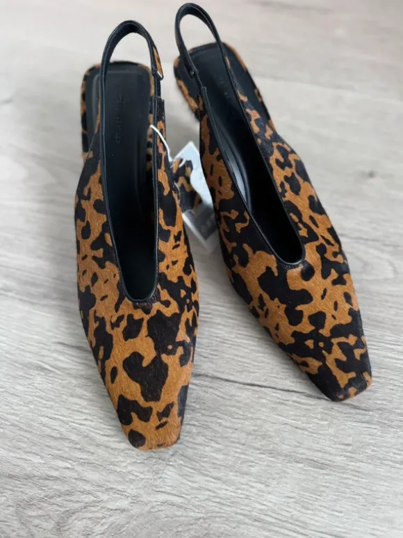 Leo Fell Pumps