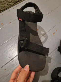 Levi’s black strap sandals