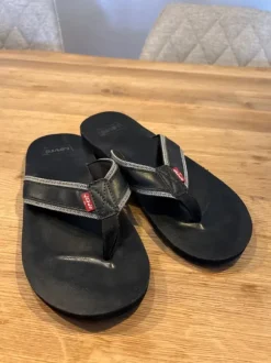 Levis Flip Flops Sommerschuhe Schlappen