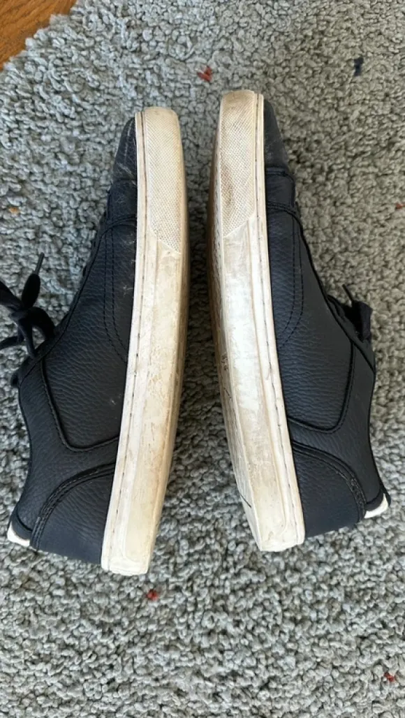Levis shoes 43