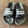 Levi’s slippers 39