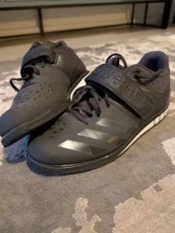 Lifting Schuhe Größe 43 1/3 Adidas