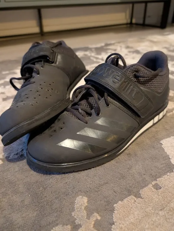 Lifting Schuhe Größe 43 1/3 Adidas