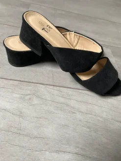lightly heeled flip-flops