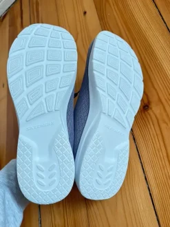 Lila Skechers