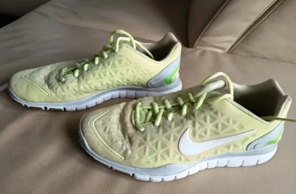 Limettengrüne/gelbe Nike Schuhe Gr. 39