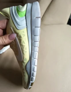 Limettengrüne/gelbe Nike Schuhe Gr. 39