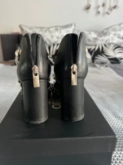 Liu Jo Pumps mit Nieten und Strass Gr. 37 Leder mit Box