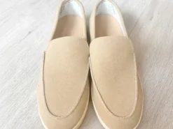 loafers beige