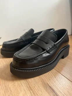 Loafers leer zwart & Other Stories 37