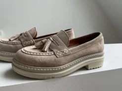 Loafers van Inuovo.