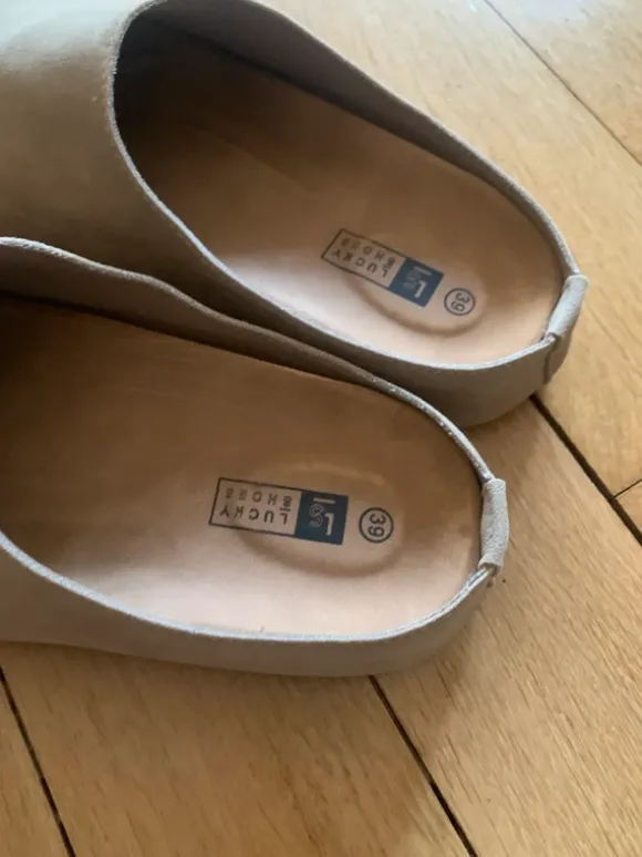 Lucky Shoes Clogs/Pantoletten beige