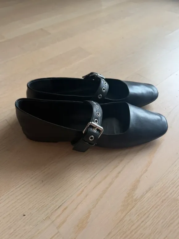 Mango black ballet pumps / Mary Jane’s