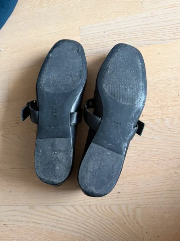 Mango black ballet pumps / Mary Jane’s