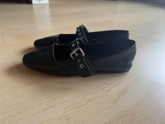 Mango black ballet pumps / Mary Jane’s