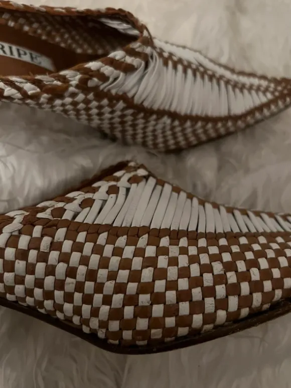 Maripé geflochtenes Leder + Mule / Kitten Heels Gr. 38,5 braun / weiß - super Zustand