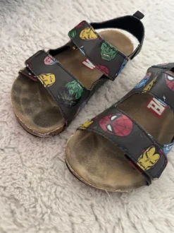 Marvel Sandalen