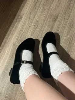 Mary jane velvet black shoes