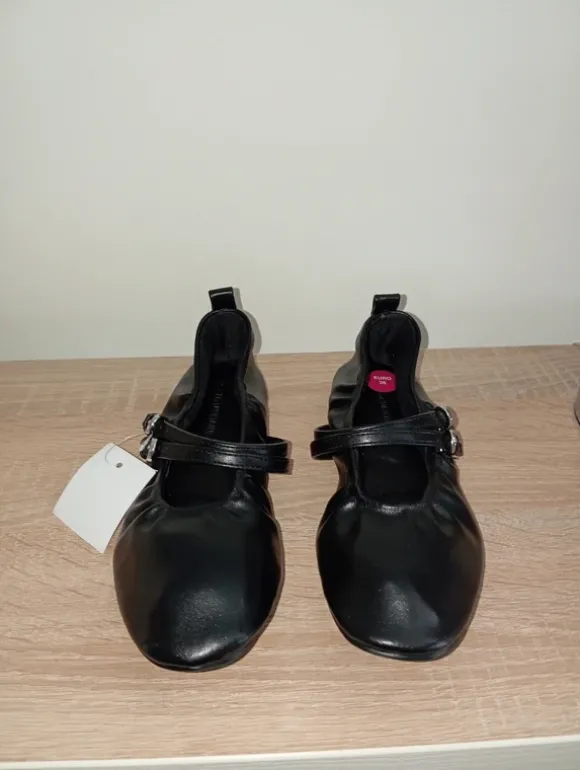 Mary-Janes Stradivarius
