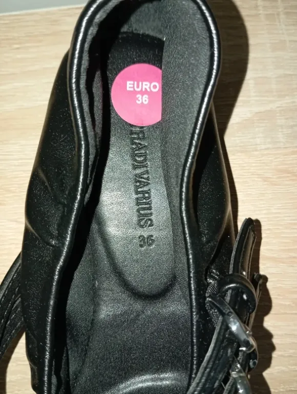 Mary-Janes Stradivarius