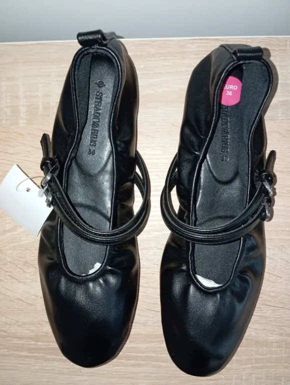 Mary-Janes Stradivarius