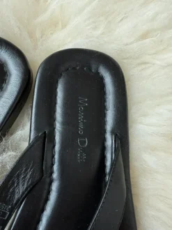 Massimo Dutti Leather Flip Flops