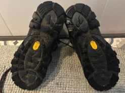 McKinley Wanderschuhe / Trekkingschuhe mit Vibram Sohle