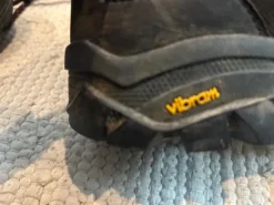 McKinley Wanderschuhe / Trekkingschuhe mit Vibram Sohle
