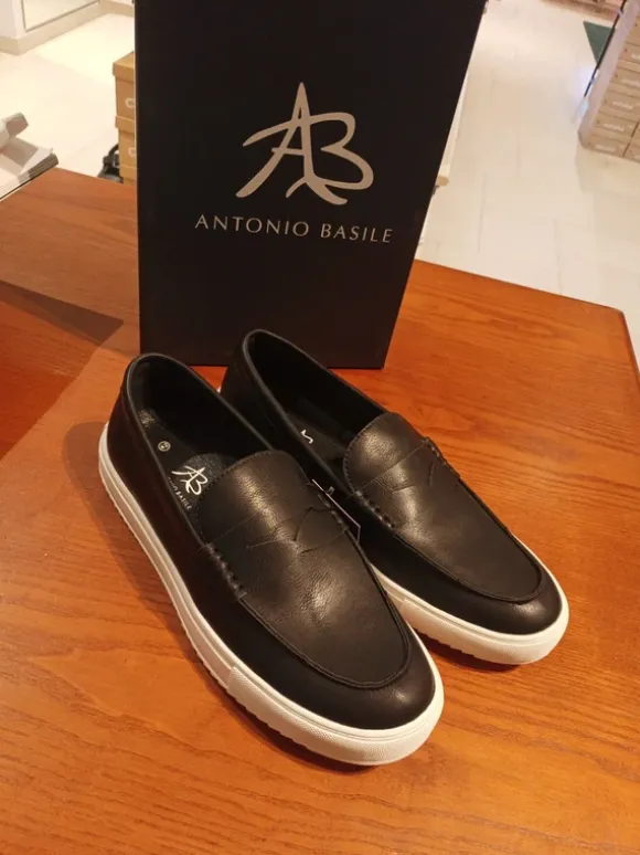 Mocassino nero uomo