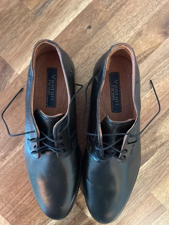Mocassins neuf cuir taille 42