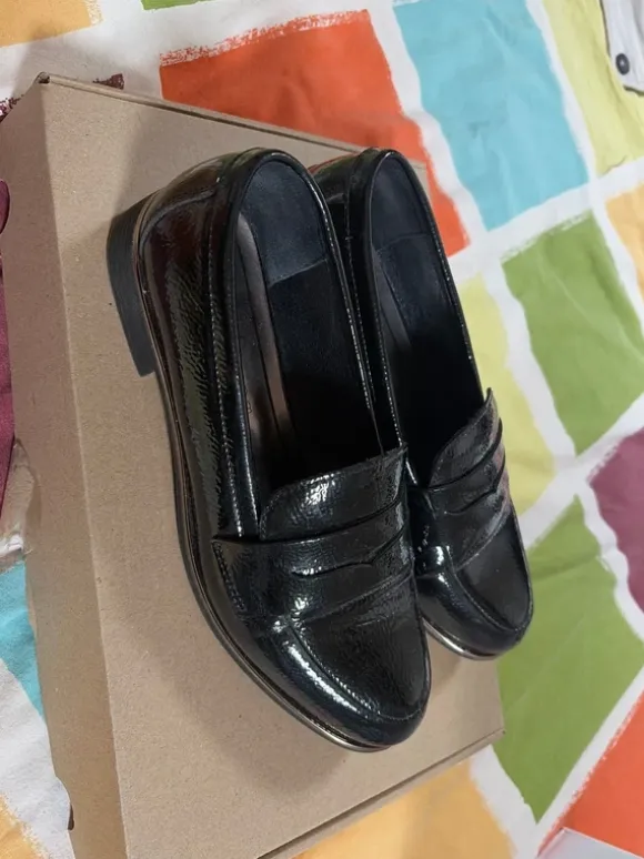 Mocassins noirs brillants