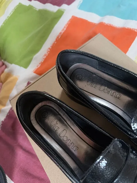 Mocassins noirs brillants