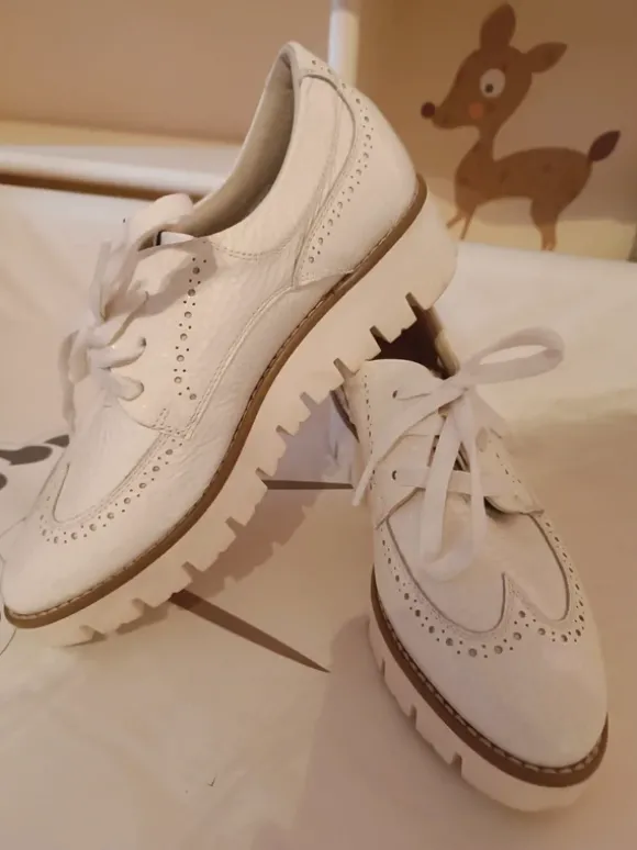 Mooie witte schoenen