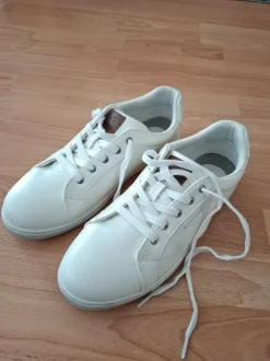 Mustang Damen Sneaker Größe 40