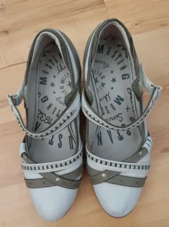 Mustang Pumps