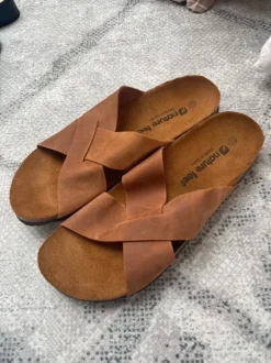 Natürliche Unisex Sandalen Größe 43 wie neu