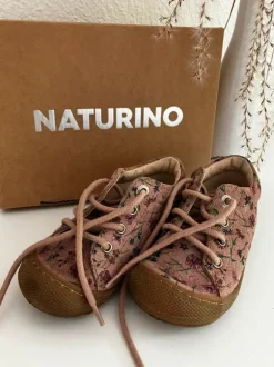 Naturino Lernlaufschuhe mit Blumenmuster, Gr. 23