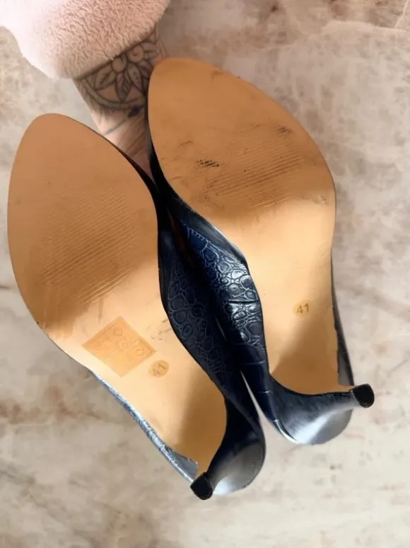 Navy heels - La Strada
